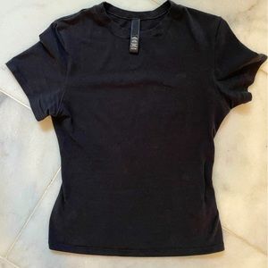 SKIMS (Skims) size small fitted tee shirt